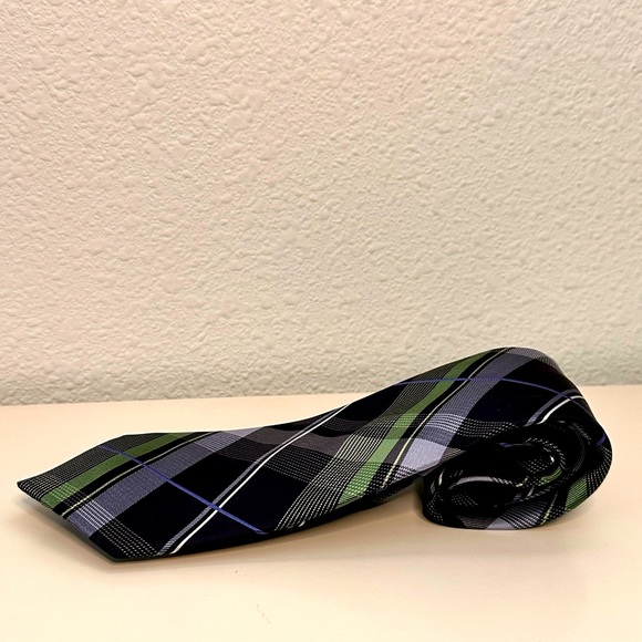 Michael Kors MEN'S TIE BLUE AND GREEN/STRIPED WIDTH: 3" LENGTH: 58" SLIM - Picture 4 of 8